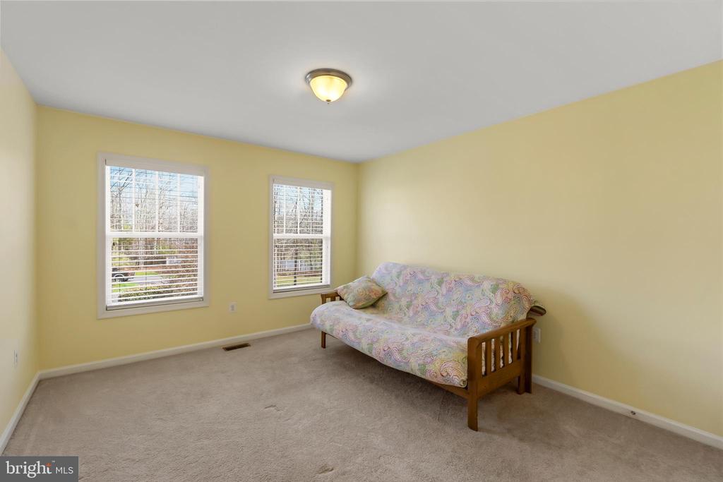 10502 TURNING LEAF LN, SPOTSYLVANIA, Virginia 22551, 5 Bedrooms Bedrooms, ,3 BathroomsBathrooms,Residential,10502 TURNING LEAF LN,VASP2040224 MLS # VASP2040224