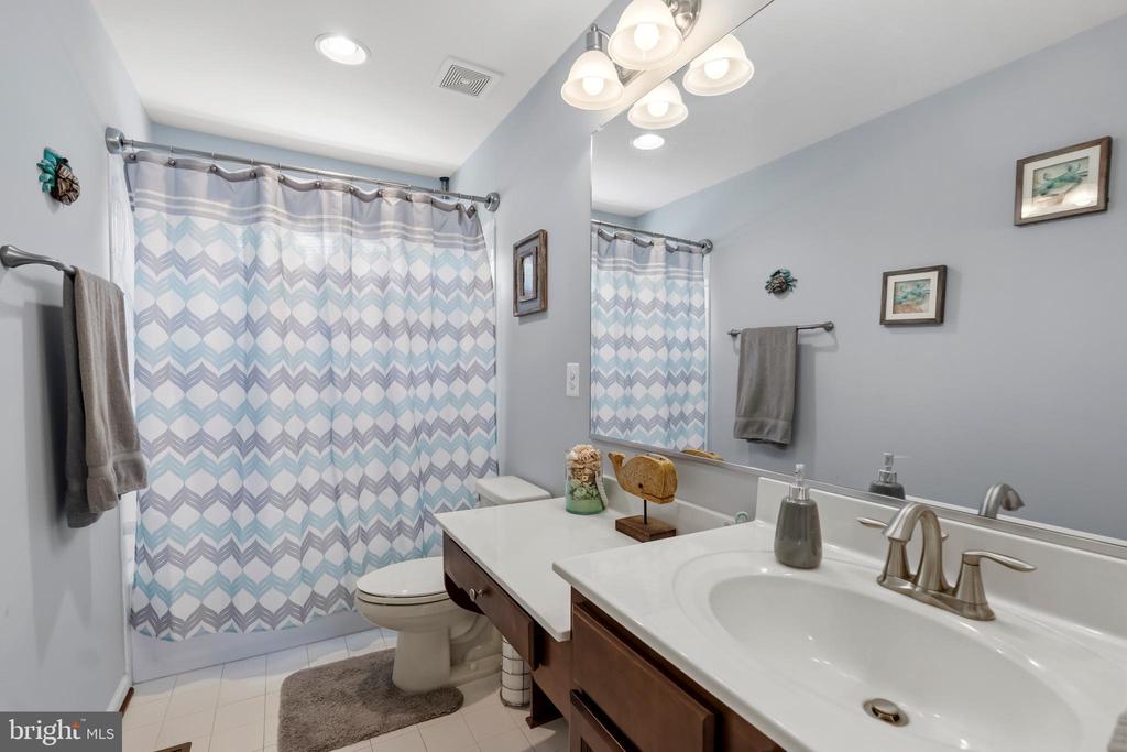 10502 TURNING LEAF LN, SPOTSYLVANIA, Virginia 22551, 5 Bedrooms Bedrooms, ,3 BathroomsBathrooms,Residential,10502 TURNING LEAF LN,VASP2040224 MLS # VASP2040224