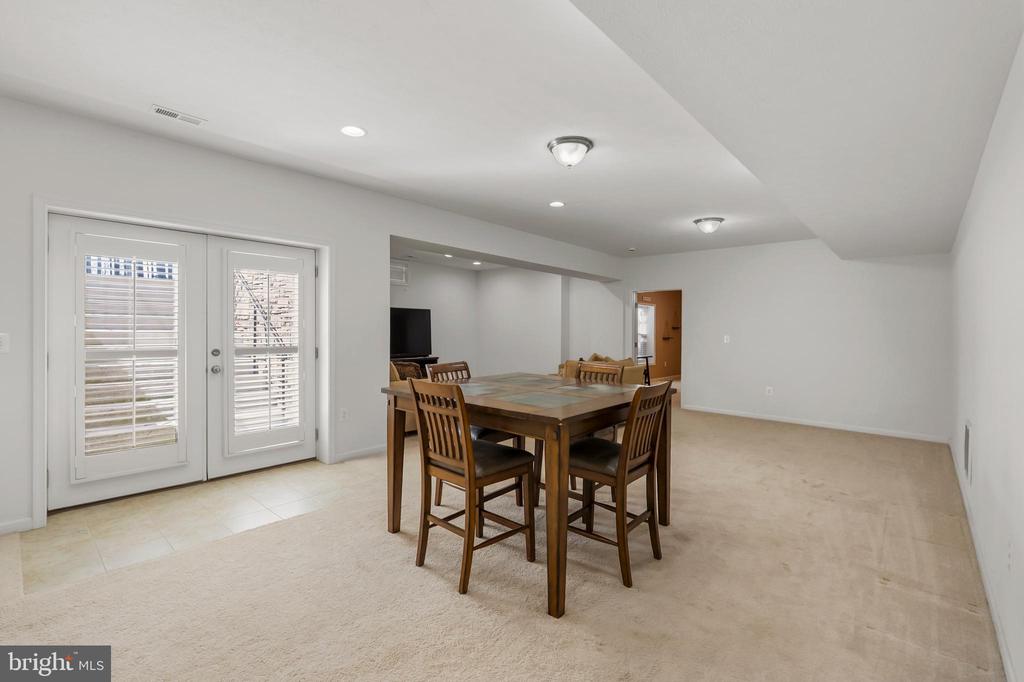 10502 TURNING LEAF LN, SPOTSYLVANIA, Virginia 22551, 5 Bedrooms Bedrooms, ,3 BathroomsBathrooms,Residential,10502 TURNING LEAF LN,VASP2040224 MLS # VASP2040224