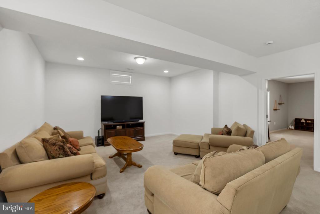 10502 TURNING LEAF LN, SPOTSYLVANIA, Virginia 22551, 5 Bedrooms Bedrooms, ,3 BathroomsBathrooms,Residential,10502 TURNING LEAF LN,VASP2040224 MLS # VASP2040224