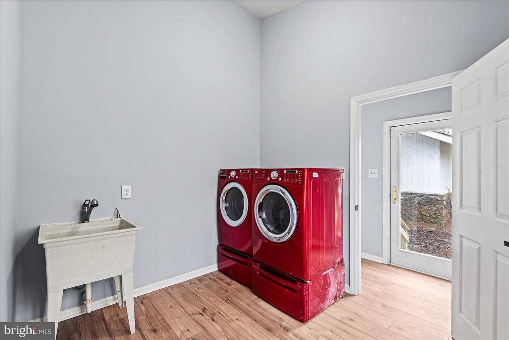 7621 RIVER RD, FREDERICKSBURG, Virginia 22407, 4 Bedrooms Bedrooms, ,3 BathroomsBathrooms,Residential,7621 RIVER RD,VASP2040322 MLS # VASP2040322