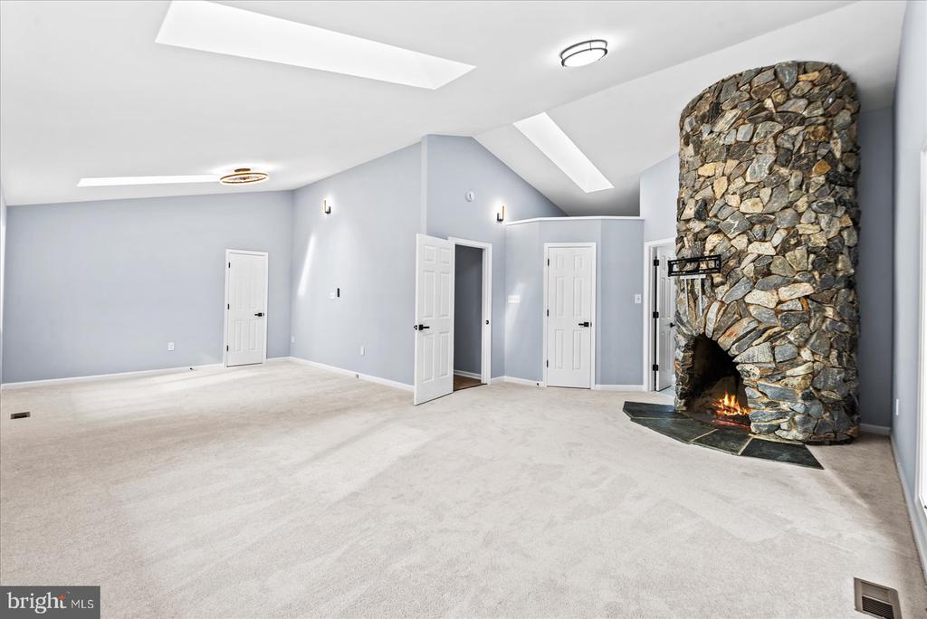 7621 RIVER RD, FREDERICKSBURG, Virginia 22407, 4 Bedrooms Bedrooms, ,3 BathroomsBathrooms,Residential,7621 RIVER RD,VASP2040322 MLS # VASP2040322