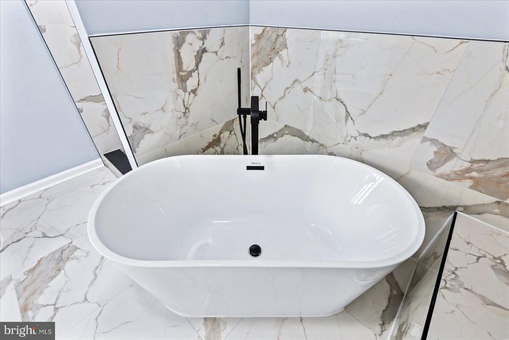 7621 RIVER RD, FREDERICKSBURG, Virginia 22407, 4 Bedrooms Bedrooms, ,3 BathroomsBathrooms,Residential,7621 RIVER RD,VASP2040322 MLS # VASP2040322