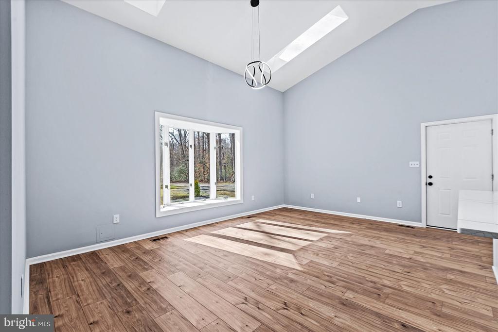 7621 RIVER RD, FREDERICKSBURG, Virginia 22407, 4 Bedrooms Bedrooms, ,3 BathroomsBathrooms,Residential,7621 RIVER RD,VASP2040322 MLS # VASP2040322