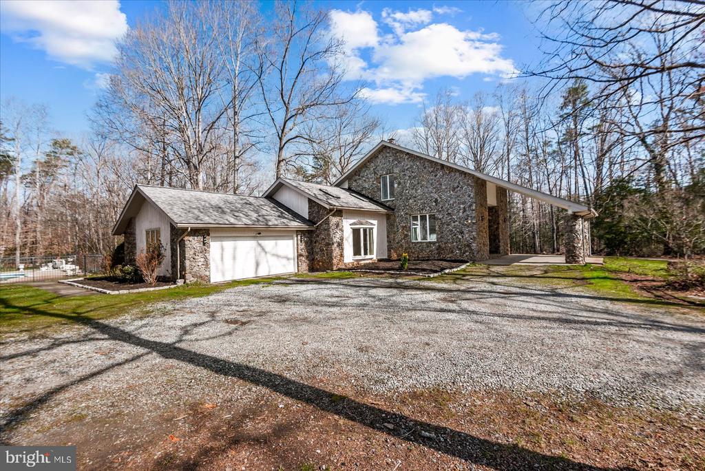 7621 RIVER RD, FREDERICKSBURG, Virginia 22407, 4 Bedrooms Bedrooms, ,3 BathroomsBathrooms,Residential,7621 RIVER RD,VASP2040322 MLS # VASP2040322