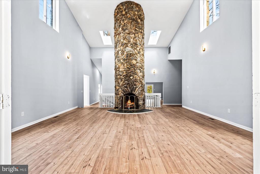 7621 RIVER RD, FREDERICKSBURG, Virginia 22407, 4 Bedrooms Bedrooms, ,3 BathroomsBathrooms,Residential,7621 RIVER RD,VASP2040322 MLS # VASP2040322