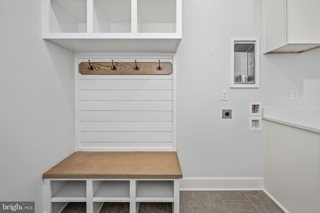 9435 SIGNATURE WAY, FREDERICKSBURG, Virginia 22407, 5 Bedrooms Bedrooms, ,4 BathroomsBathrooms,Residential,9435 SIGNATURE WAY,VASP2040334 MLS # VASP2040334