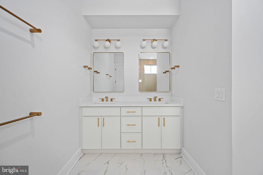 9435 SIGNATURE WAY, FREDERICKSBURG, Virginia 22407, 5 Bedrooms Bedrooms, ,4 BathroomsBathrooms,Residential,9435 SIGNATURE WAY,VASP2040334 MLS # VASP2040334