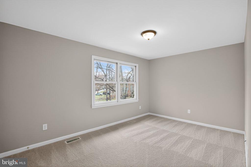 11314 YORKSHIRE CT, FREDERICKSBURG, Virginia 22407, ,Residential,11314 YORKSHIRE CT,VASP2040338 MLS # VASP2040338