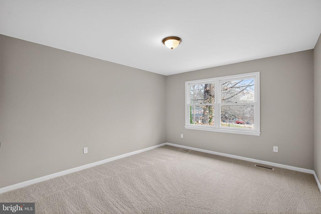 11314 YORKSHIRE CT, FREDERICKSBURG, Virginia 22407, ,Residential,11314 YORKSHIRE CT,VASP2040338 MLS # VASP2040338