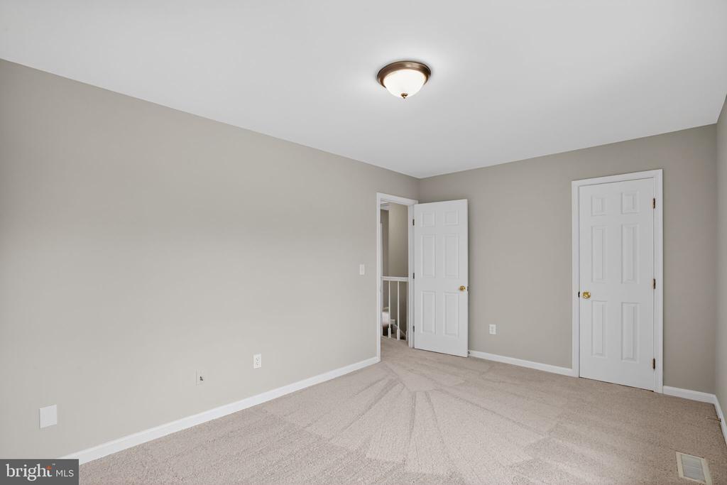 11314 YORKSHIRE CT, FREDERICKSBURG, Virginia 22407, ,Residential,11314 YORKSHIRE CT,VASP2040338 MLS # VASP2040338