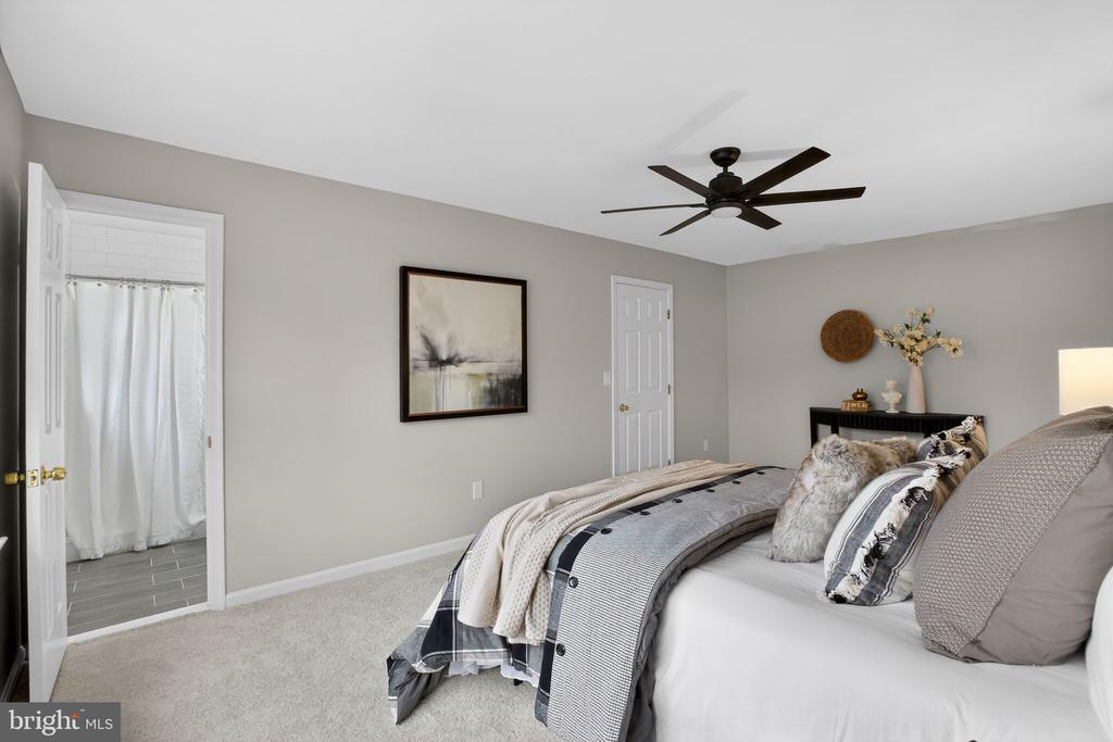 11314 YORKSHIRE CT, FREDERICKSBURG, Virginia 22407, ,Residential,11314 YORKSHIRE CT,VASP2040338 MLS # VASP2040338