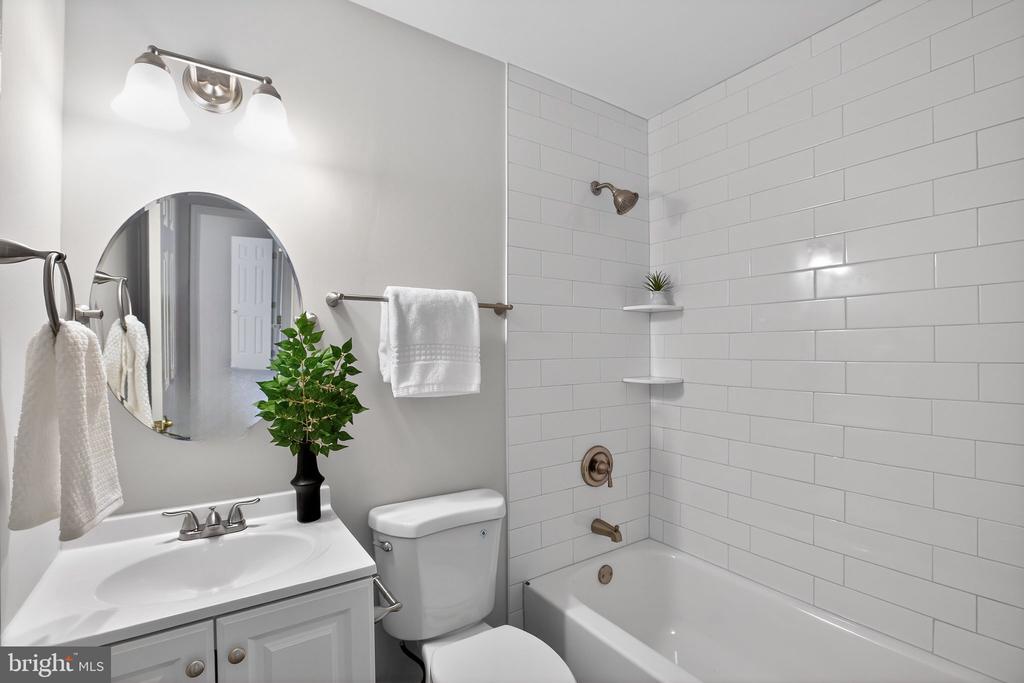 11314 YORKSHIRE CT, FREDERICKSBURG, Virginia 22407, ,Residential,11314 YORKSHIRE CT,VASP2040338 MLS # VASP2040338