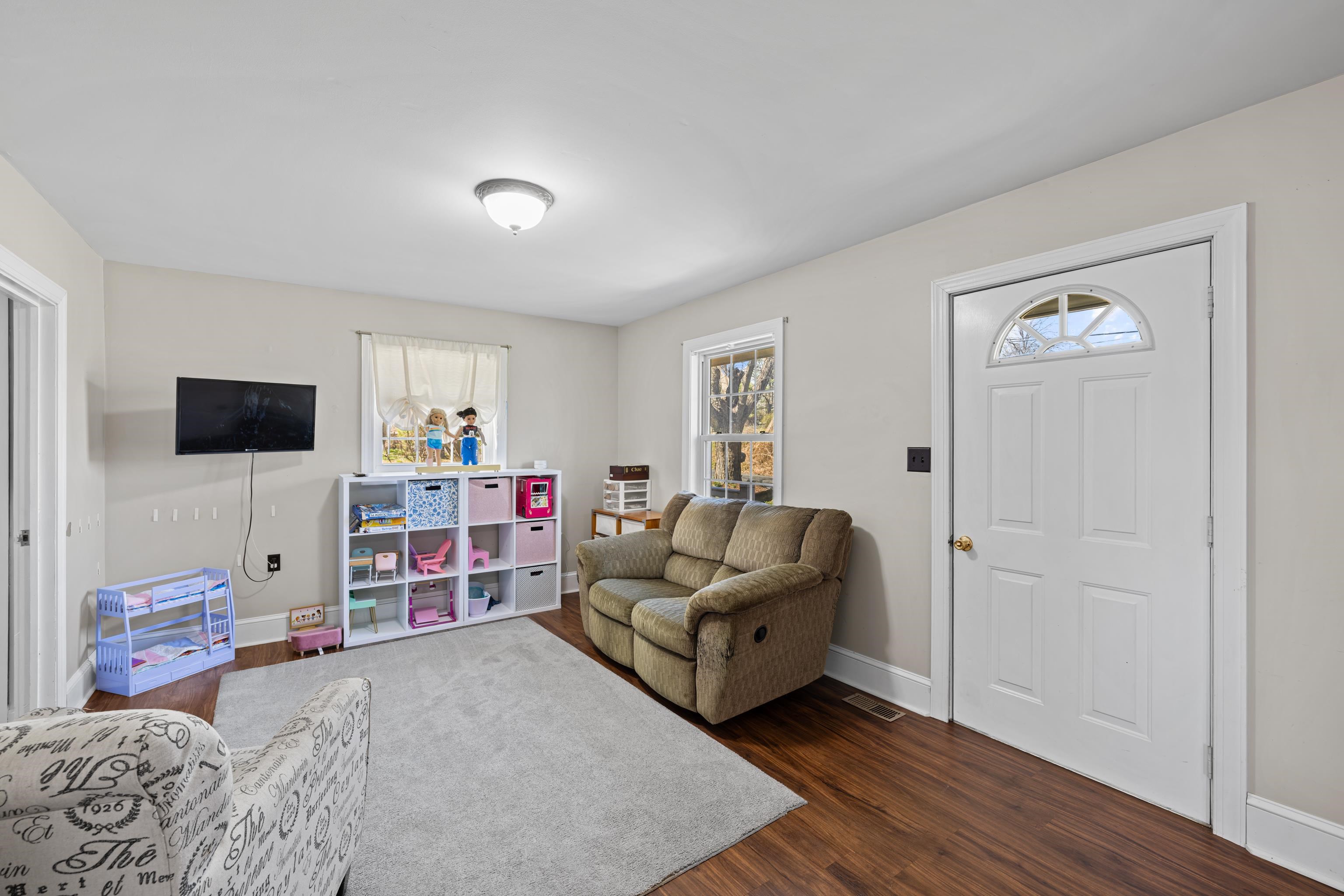 1015 HAMLET DR, ROCKINGHAM, Virginia 22802, 4 Bedrooms Bedrooms, ,2 BathroomsBathrooms,Residential,1015 HAMLET DR,674773 MLS # 674773 1015 HAMLET DR, ROCKINGHAM, Virginia 22802, 4 Bedrooms Bedrooms, ,2 BathroomsBathrooms,Residential,1015 HAMLET DR,674773 MLS # 674773