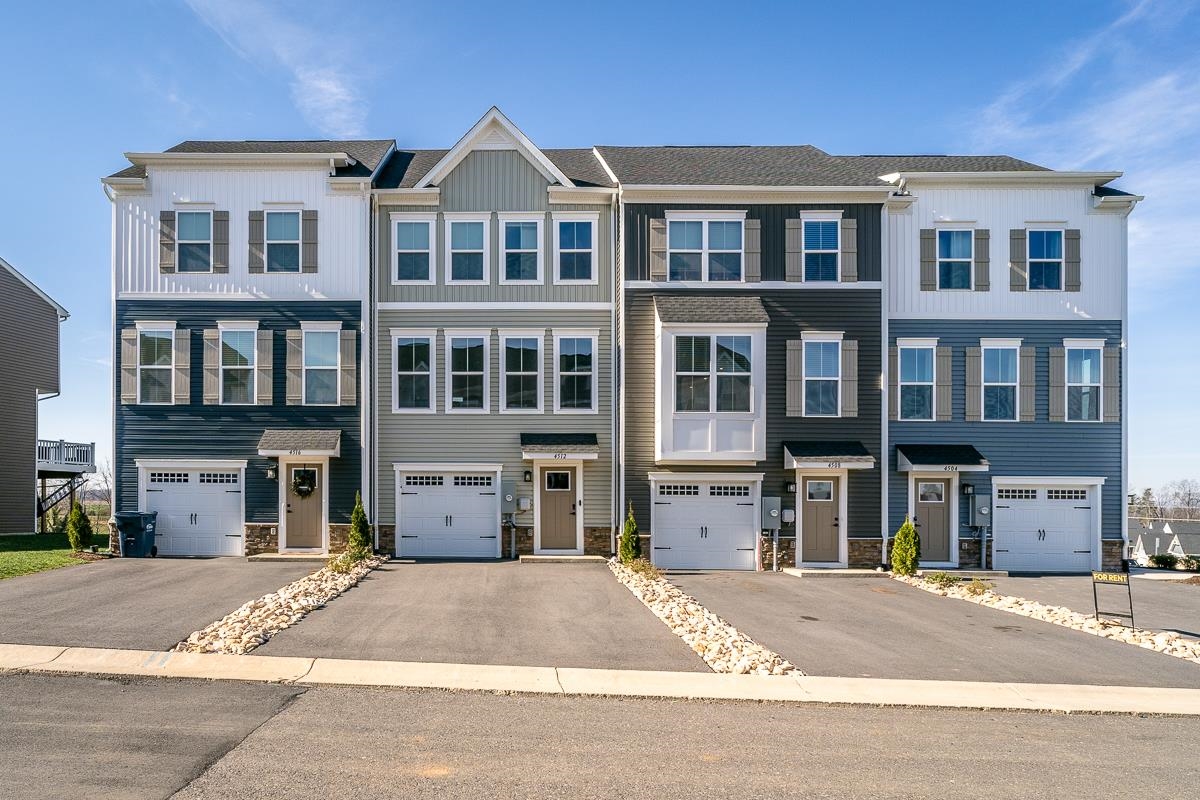 4512 FOUNTAINBRIDGE CT, ROCKINGHAM, Virginia 22801, 3 Bedrooms Bedrooms, ,2 BathroomsBathrooms,Residential,4512 FOUNTAINBRIDGE CT,674778 MLS # 674778