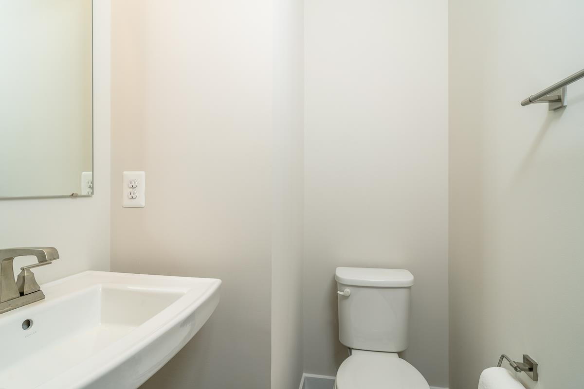 4512 FOUNTAINBRIDGE CT, ROCKINGHAM, Virginia 22801, 3 Bedrooms Bedrooms, ,2 BathroomsBathrooms,Residential,4512 FOUNTAINBRIDGE CT,674778 MLS # 674778