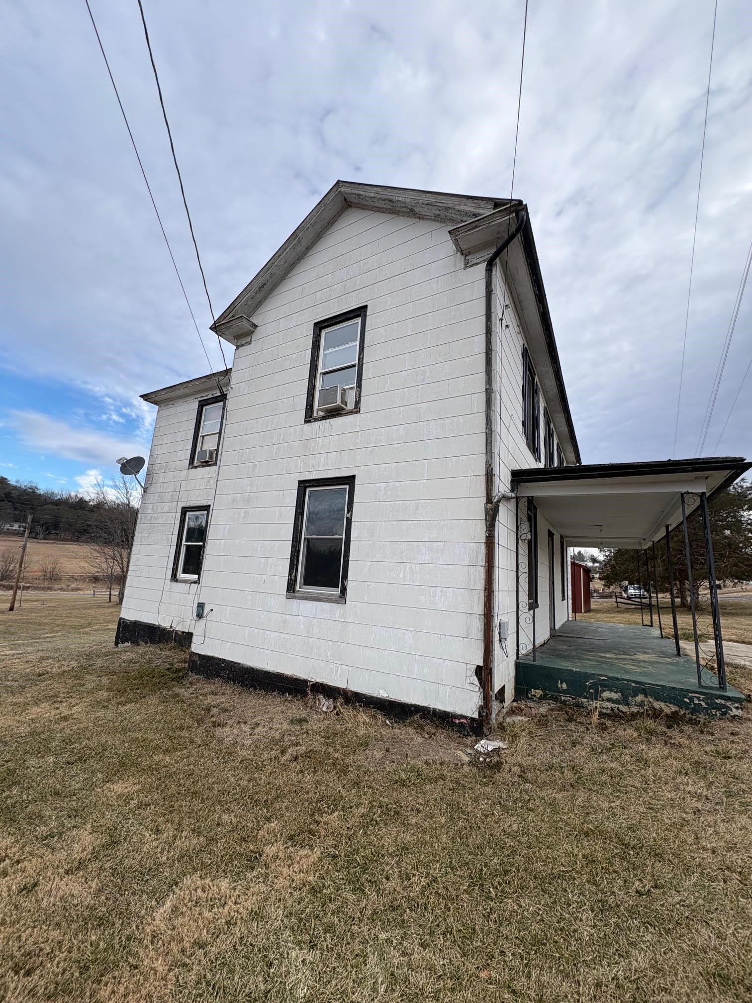426 E CRAIG ST, CRAIGSVILLE, Virginia 24430, 3 Bedrooms Bedrooms, ,2 BathroomsBathrooms,Residential,426 E CRAIG ST,674786 MLS # 674786 426 E CRAIG ST, CRAIGSVILLE, Virginia 24430, 3 Bedrooms Bedrooms, ,2 BathroomsBathrooms,Residential,426 E CRAIG ST,674786 MLS # 674786