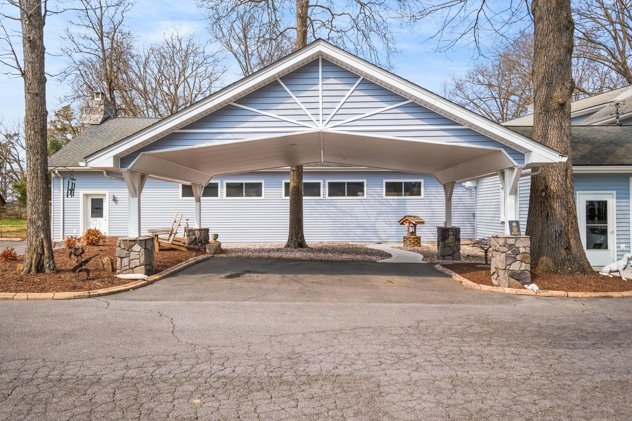 5640 SCOTTS FORD RD, MOUNT CRAWFORD, Virginia 22841, 6 Bedrooms Bedrooms, ,5 BathroomsBathrooms,Residential,5640 SCOTTS FORD RD,674788 MLS # 674788