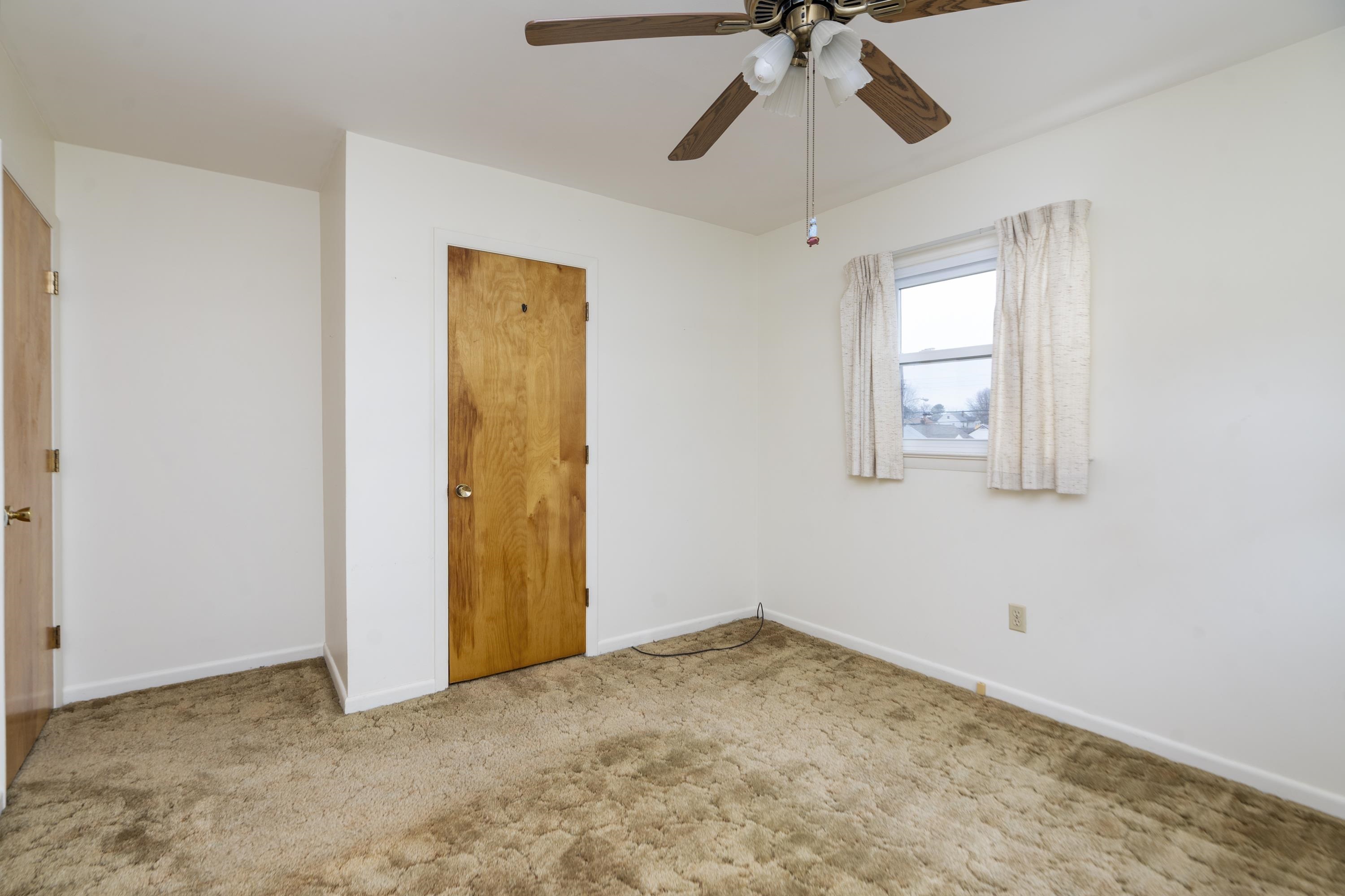 208 GEORGE ST, STAUNTON, Virginia 24401, 3 Bedrooms Bedrooms, ,1 BathroomBathrooms,Residential,208 GEORGE ST,674800 MLS # 674800