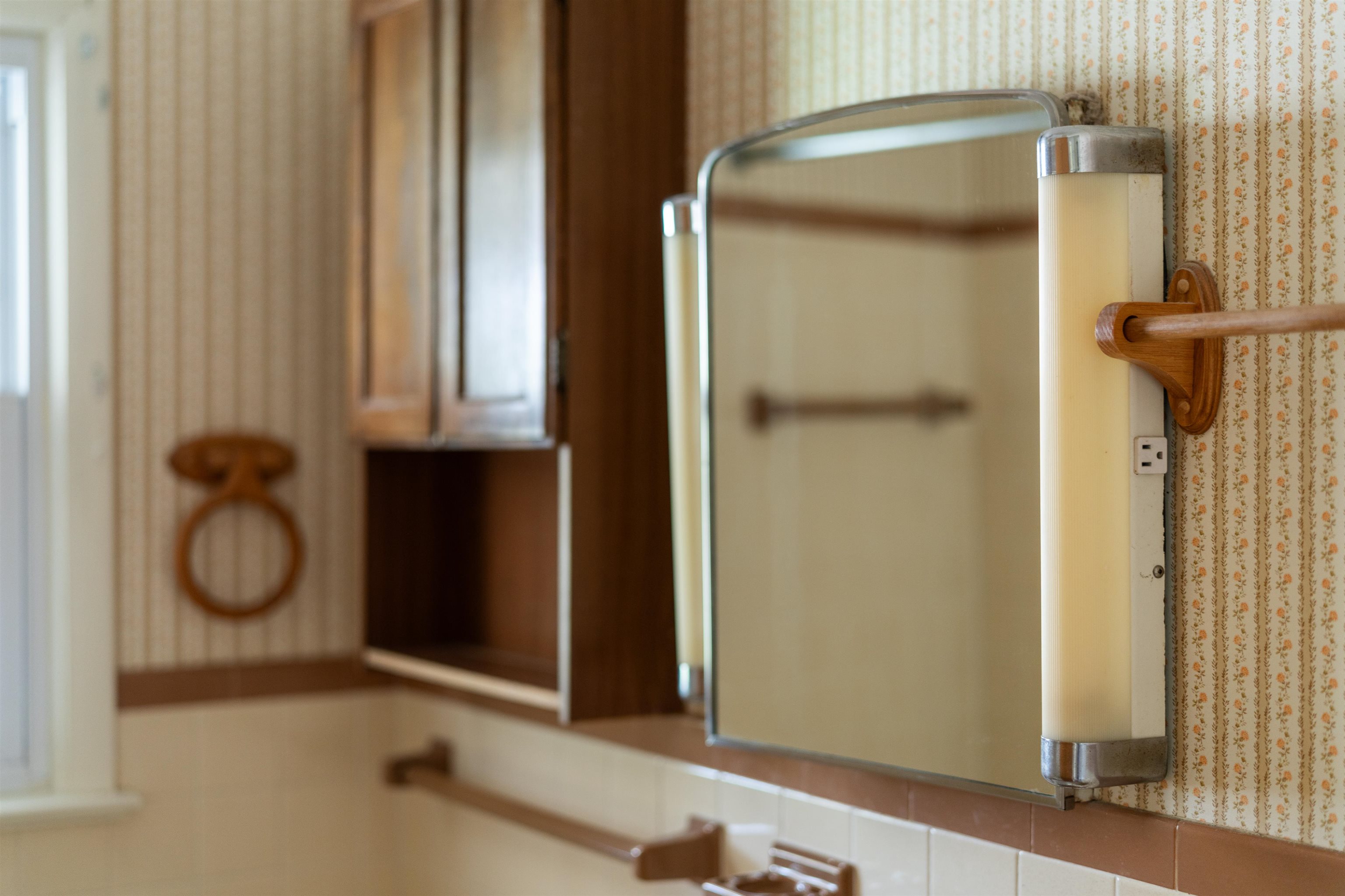 208 GEORGE ST, STAUNTON, Virginia 24401, 3 Bedrooms Bedrooms, ,1 BathroomBathrooms,Residential,208 GEORGE ST,674800 MLS # 674800