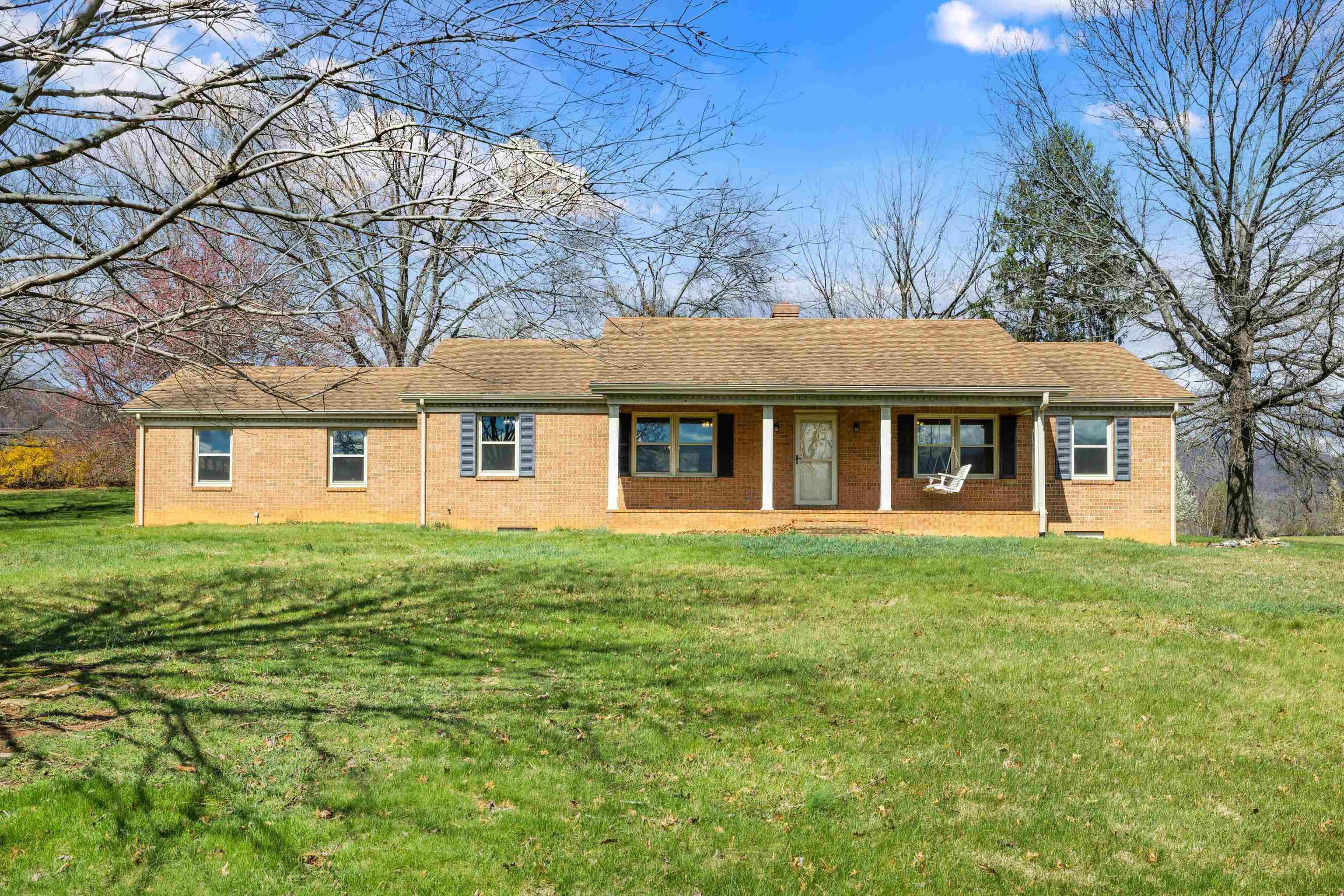 41 LAST RAID LN, SWOOPE, Virginia 24479, 4 Bedrooms Bedrooms, ,3 BathroomsBathrooms,Residential,41 LAST RAID LN,674802 MLS # 674802