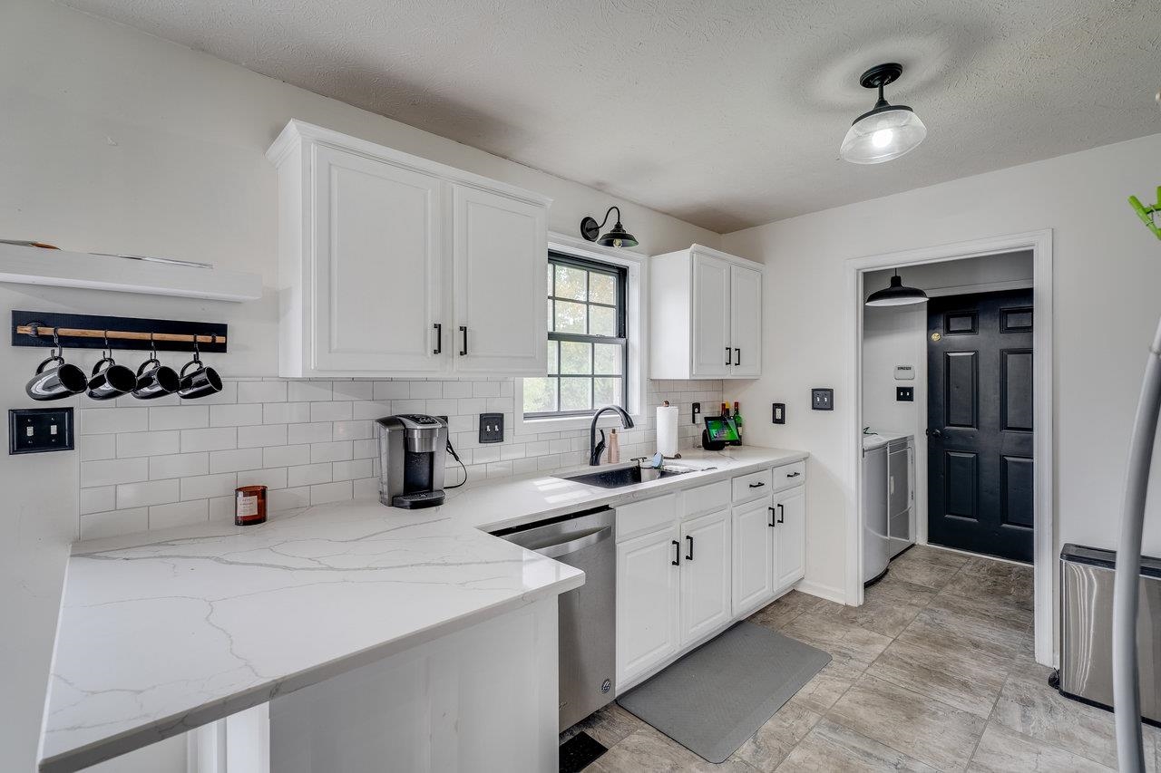 51 FALCON LN, WEYERS CAVE, Virginia 24486, 3 Bedrooms Bedrooms, ,2 BathroomsBathrooms,Residential,51 FALCON LN,674838 MLS # 674838