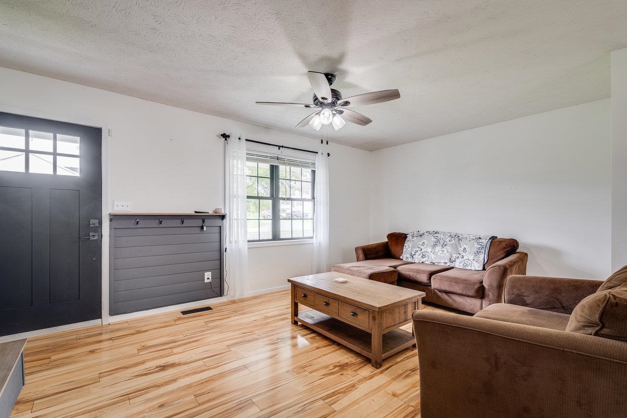 51 FALCON LN, WEYERS CAVE, Virginia 24486, 3 Bedrooms Bedrooms, ,2 BathroomsBathrooms,Residential,51 FALCON LN,674838 MLS # 674838