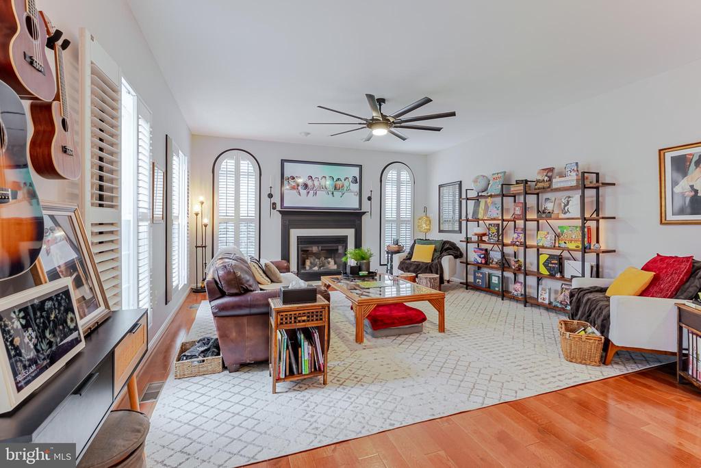 8007 PEMBROKE CIR, SPOTSYLVANIA, Virginia 22551, 4 Bedrooms Bedrooms, ,3 BathroomsBathrooms,Residential,8007 PEMBROKE CIR,VASP2038934 MLS # VASP2038934