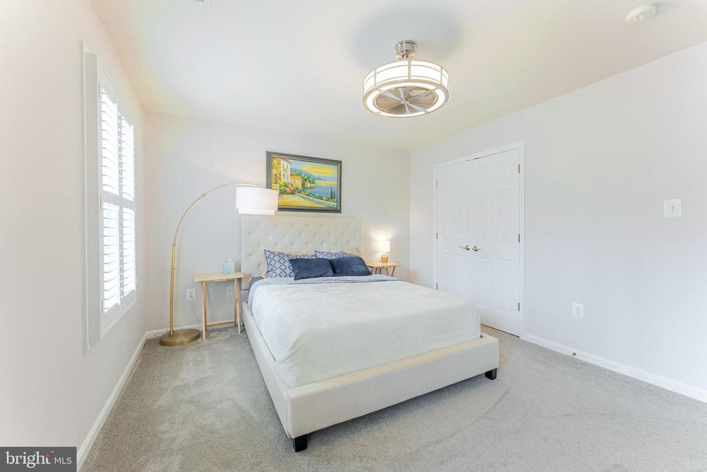 8007 PEMBROKE CIR, SPOTSYLVANIA, Virginia 22551, 4 Bedrooms Bedrooms, ,3 BathroomsBathrooms,Residential,8007 PEMBROKE CIR,VASP2038934 MLS # VASP2038934