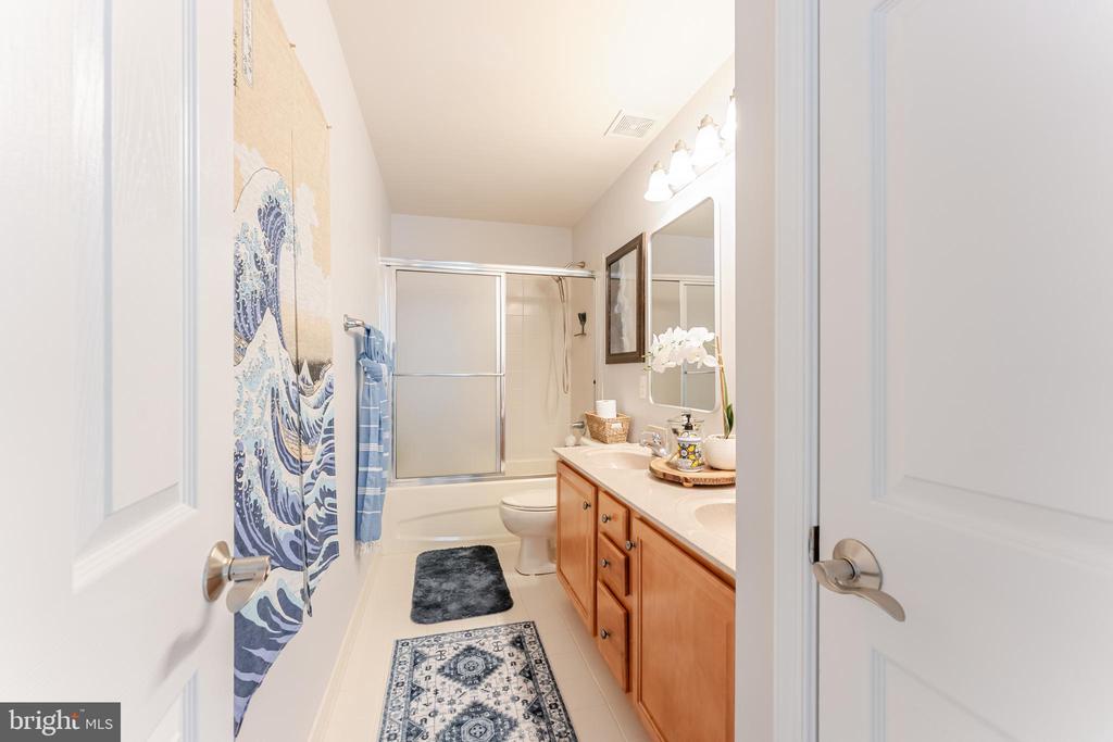 8007 PEMBROKE CIR, SPOTSYLVANIA, Virginia 22551, 4 Bedrooms Bedrooms, ,3 BathroomsBathrooms,Residential,8007 PEMBROKE CIR,VASP2038934 MLS # VASP2038934