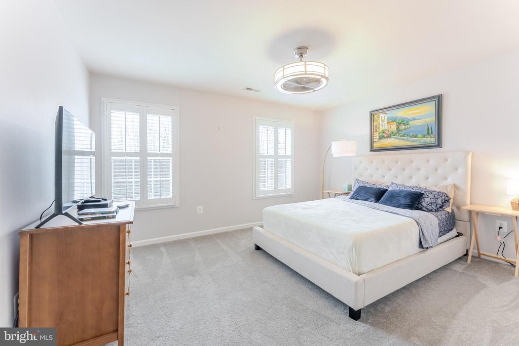 8007 PEMBROKE CIR, SPOTSYLVANIA, Virginia 22551, 4 Bedrooms Bedrooms, ,3 BathroomsBathrooms,Residential,8007 PEMBROKE CIR,VASP2038934 MLS # VASP2038934