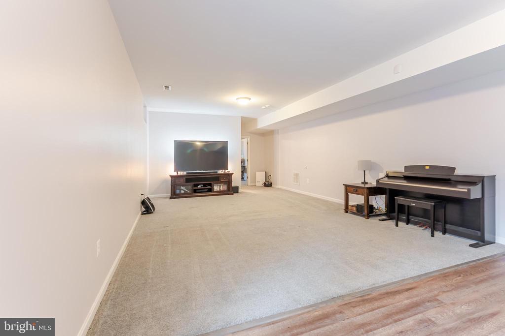 8007 PEMBROKE CIR, SPOTSYLVANIA, Virginia 22551, 4 Bedrooms Bedrooms, ,3 BathroomsBathrooms,Residential,8007 PEMBROKE CIR,VASP2038934 MLS # VASP2038934