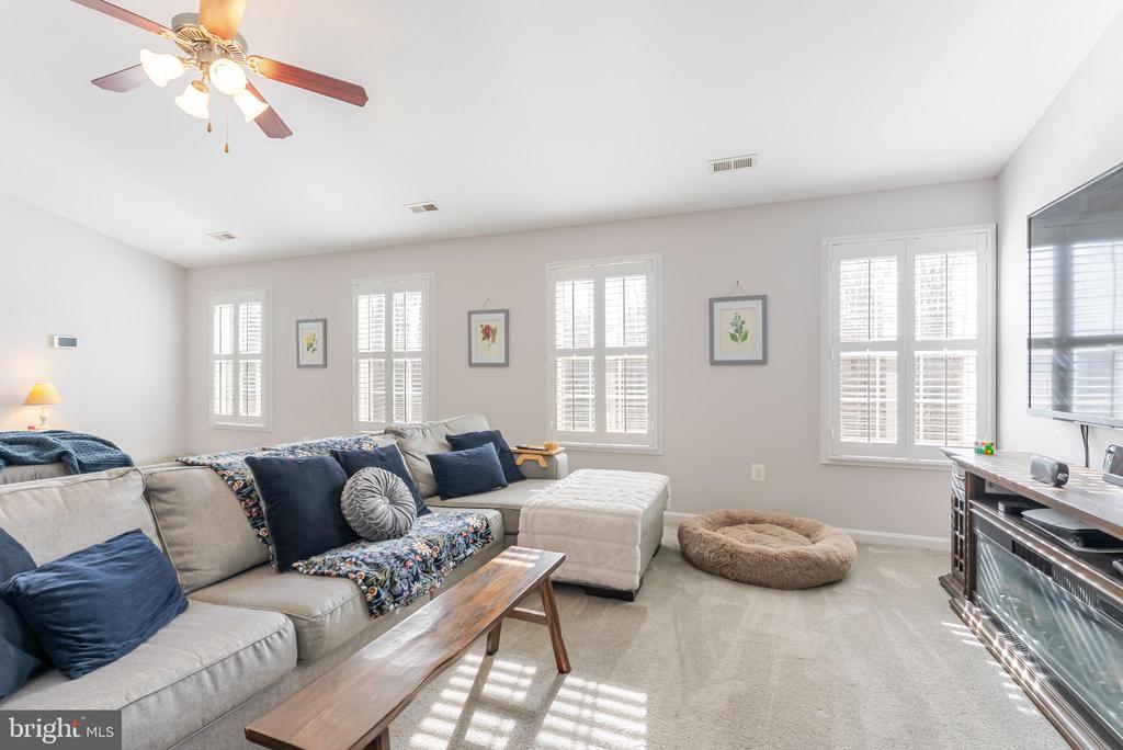 8007 PEMBROKE CIR, SPOTSYLVANIA, Virginia 22551, 4 Bedrooms Bedrooms, ,3 BathroomsBathrooms,Residential,8007 PEMBROKE CIR,VASP2038934 MLS # VASP2038934