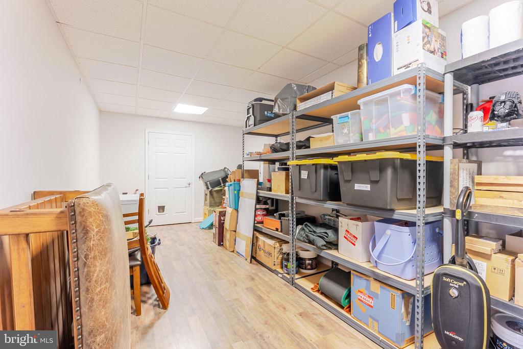 8007 PEMBROKE CIR, SPOTSYLVANIA, Virginia 22551, 4 Bedrooms Bedrooms, ,3 BathroomsBathrooms,Residential,8007 PEMBROKE CIR,VASP2038934 MLS # VASP2038934