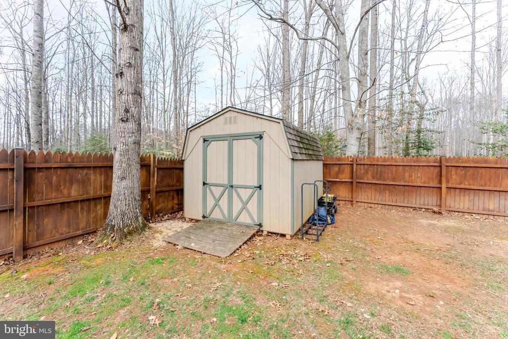 8007 PEMBROKE CIR, SPOTSYLVANIA, Virginia 22551, 4 Bedrooms Bedrooms, ,3 BathroomsBathrooms,Residential,8007 PEMBROKE CIR,VASP2038934 MLS # VASP2038934