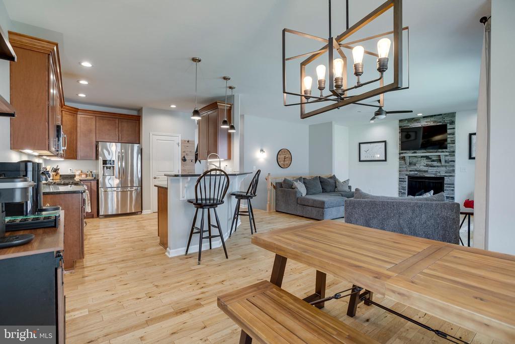 10137 LAKE CREST PL, CULPEPER, Virginia 22701, 4 Bedrooms Bedrooms, ,3 BathroomsBathrooms,Residential,10137 LAKE CREST PL,VACU2012974 MLS # VACU2012974