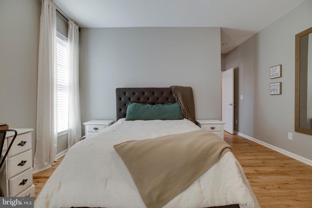 10137 LAKE CREST PL, CULPEPER, Virginia 22701, 4 Bedrooms Bedrooms, ,3 BathroomsBathrooms,Residential,10137 LAKE CREST PL,VACU2012974 MLS # VACU2012974