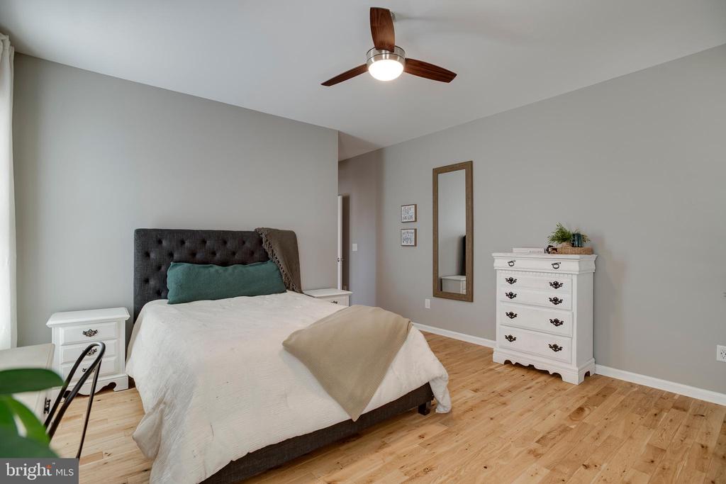 10137 LAKE CREST PL, CULPEPER, Virginia 22701, 4 Bedrooms Bedrooms, ,3 BathroomsBathrooms,Residential,10137 LAKE CREST PL,VACU2012974 MLS # VACU2012974