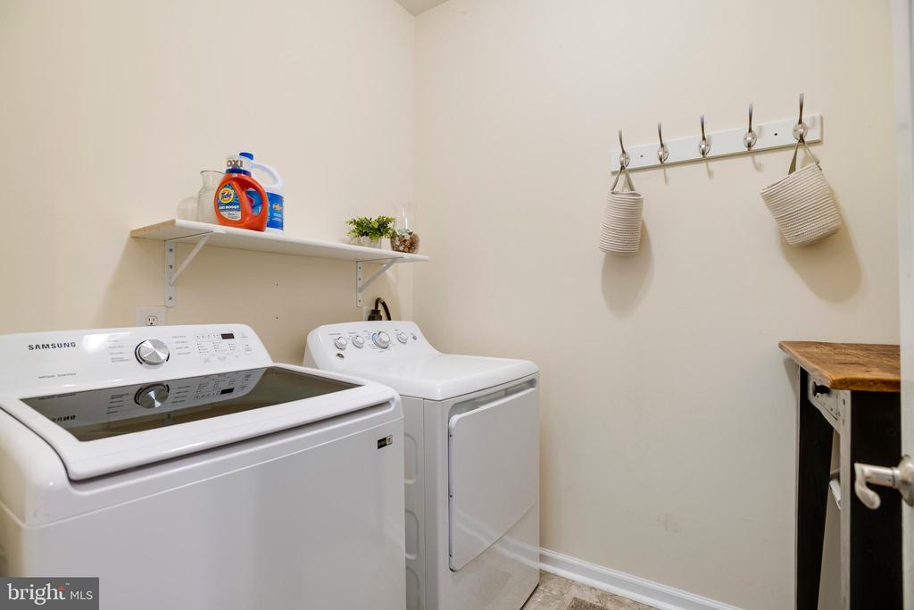 10137 LAKE CREST PL, CULPEPER, Virginia 22701, 4 Bedrooms Bedrooms, ,3 BathroomsBathrooms,Residential,10137 LAKE CREST PL,VACU2012974 MLS # VACU2012974