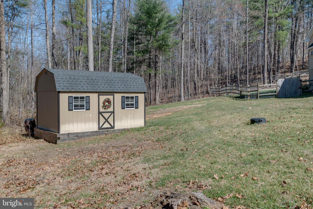 10137 LAKE CREST PL, CULPEPER, Virginia 22701, 4 Bedrooms Bedrooms, ,3 BathroomsBathrooms,Residential,10137 LAKE CREST PL,VACU2012974 MLS # VACU2012974