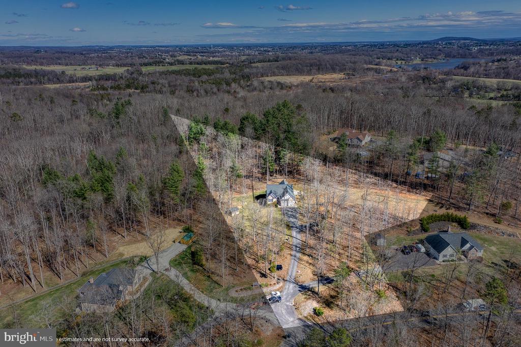 10137 LAKE CREST PL, CULPEPER, Virginia 22701, 4 Bedrooms Bedrooms, ,3 BathroomsBathrooms,Residential,10137 LAKE CREST PL,VACU2012974 MLS # VACU2012974