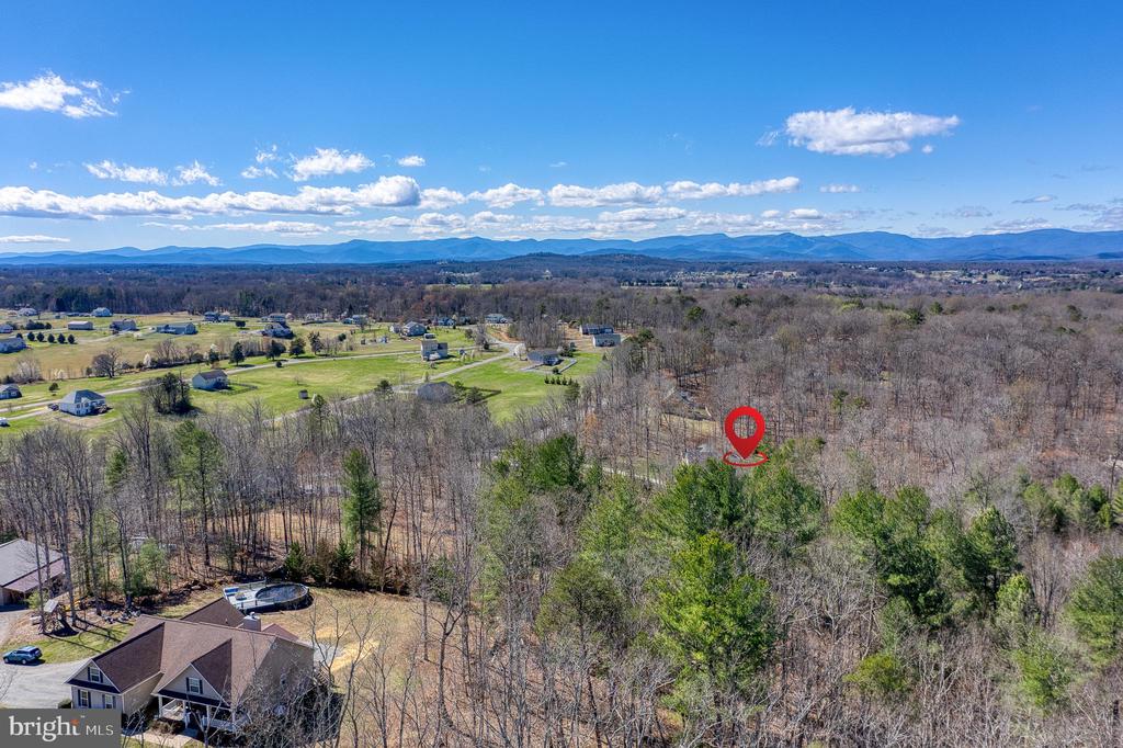 10137 LAKE CREST PL, CULPEPER, Virginia 22701, 4 Bedrooms Bedrooms, ,3 BathroomsBathrooms,Residential,10137 LAKE CREST PL,VACU2012974 MLS # VACU2012974