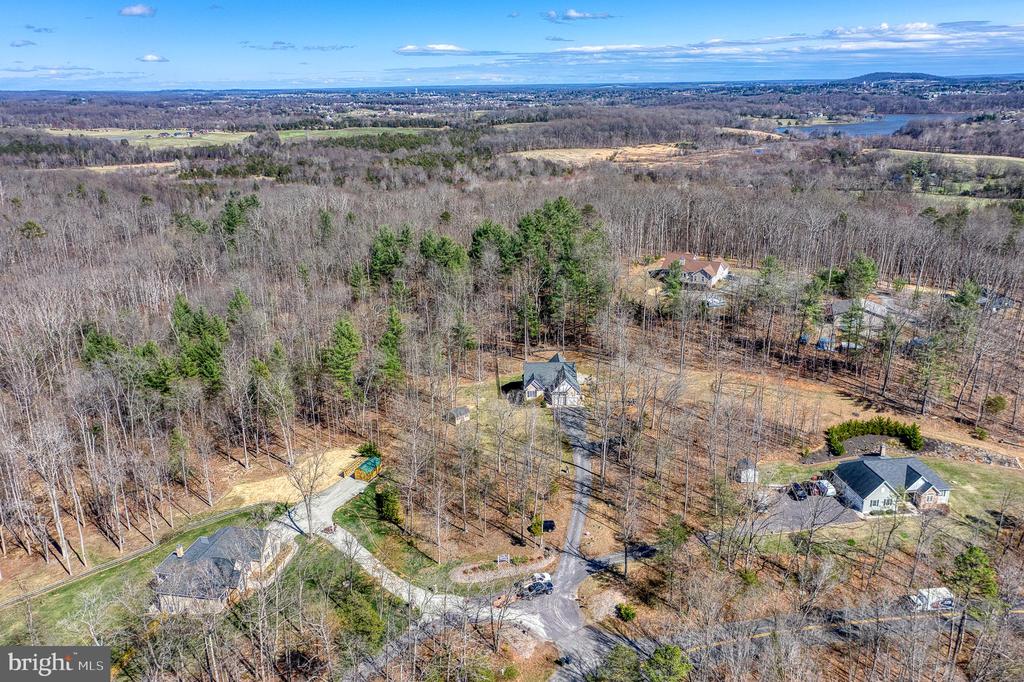 10137 LAKE CREST PL, CULPEPER, Virginia 22701, 4 Bedrooms Bedrooms, ,3 BathroomsBathrooms,Residential,10137 LAKE CREST PL,VACU2012974 MLS # VACU2012974