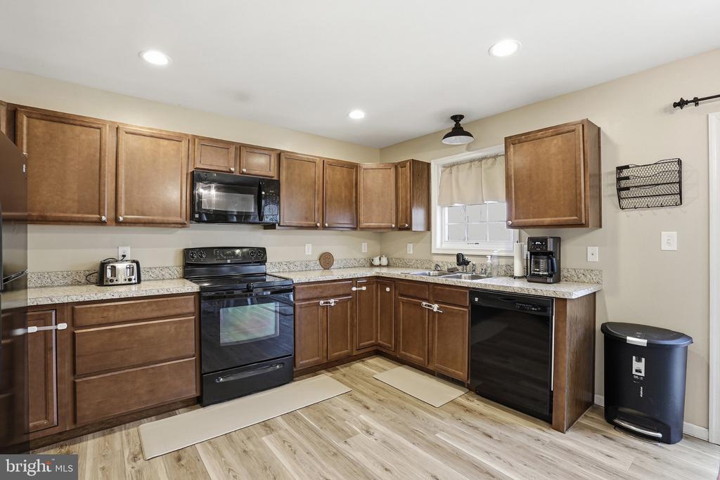 109 SPOTSLEE DR, SPOTSYLVANIA, Virginia 22551, 3 Bedrooms Bedrooms, ,2 BathroomsBathrooms,Residential,109 SPOTSLEE DR,VASP2040070 MLS # VASP2040070