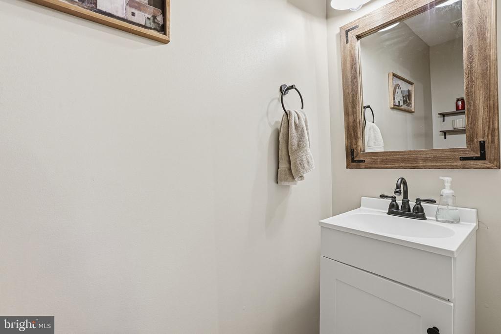 109 SPOTSLEE DR, SPOTSYLVANIA, Virginia 22551, 3 Bedrooms Bedrooms, ,2 BathroomsBathrooms,Residential,109 SPOTSLEE DR,VASP2040070 MLS # VASP2040070