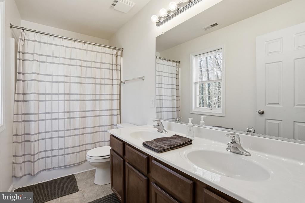 109 SPOTSLEE DR, SPOTSYLVANIA, Virginia 22551, 3 Bedrooms Bedrooms, ,2 BathroomsBathrooms,Residential,109 SPOTSLEE DR,VASP2040070 MLS # VASP2040070