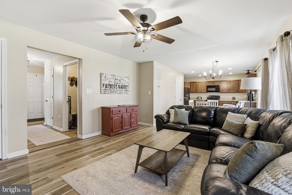 109 SPOTSLEE DR, SPOTSYLVANIA, Virginia 22551, 3 Bedrooms Bedrooms, ,2 BathroomsBathrooms,Residential,109 SPOTSLEE DR,VASP2040070 MLS # VASP2040070