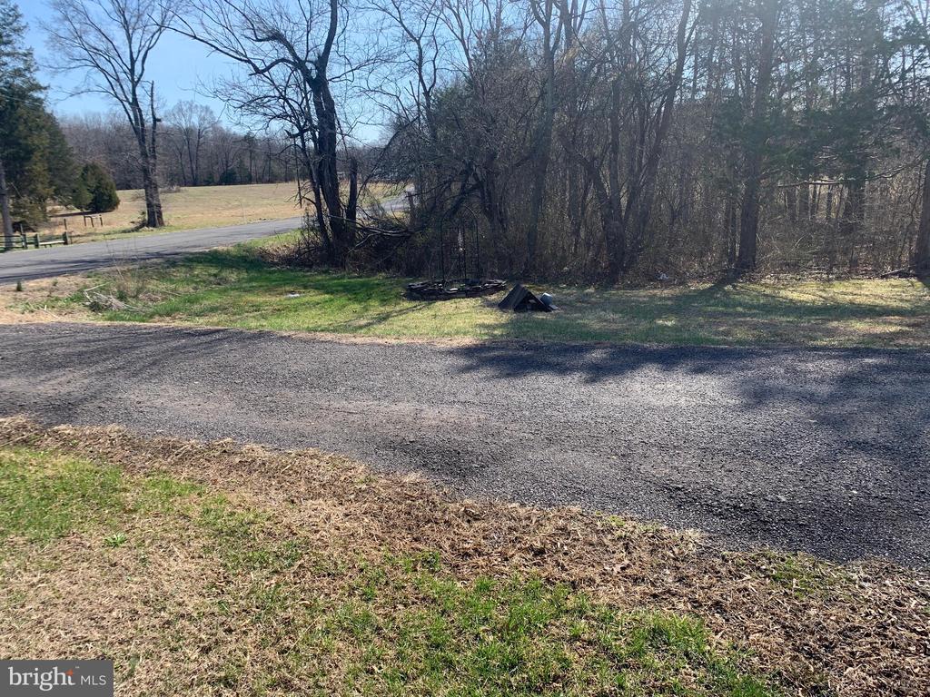 21538 MT PONY RD, CULPEPER, Virginia 22701, 2 Bedrooms Bedrooms, ,1 BathroomBathrooms,Residential,21538 MT PONY RD,VACU2012440 MLS # VACU2012440