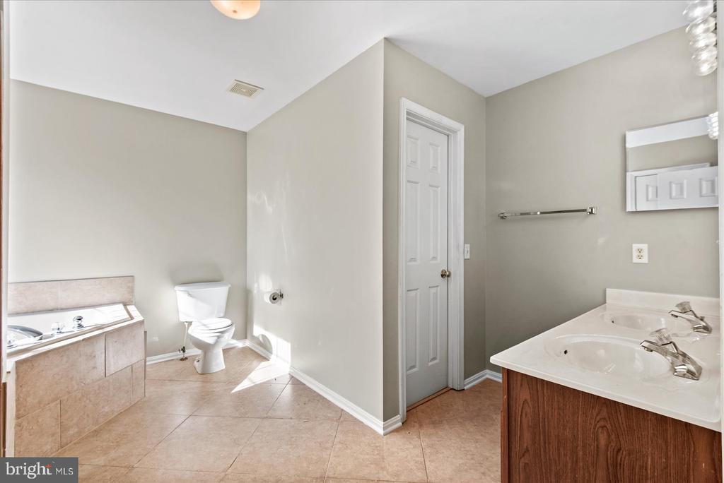 12201 STONEHENGE DR, FREDERICKSBURG, Virginia 22407, 4 Bedrooms Bedrooms, ,3 BathroomsBathrooms,Residential,12201 STONEHENGE DR,VASP2040134 MLS # VASP2040134