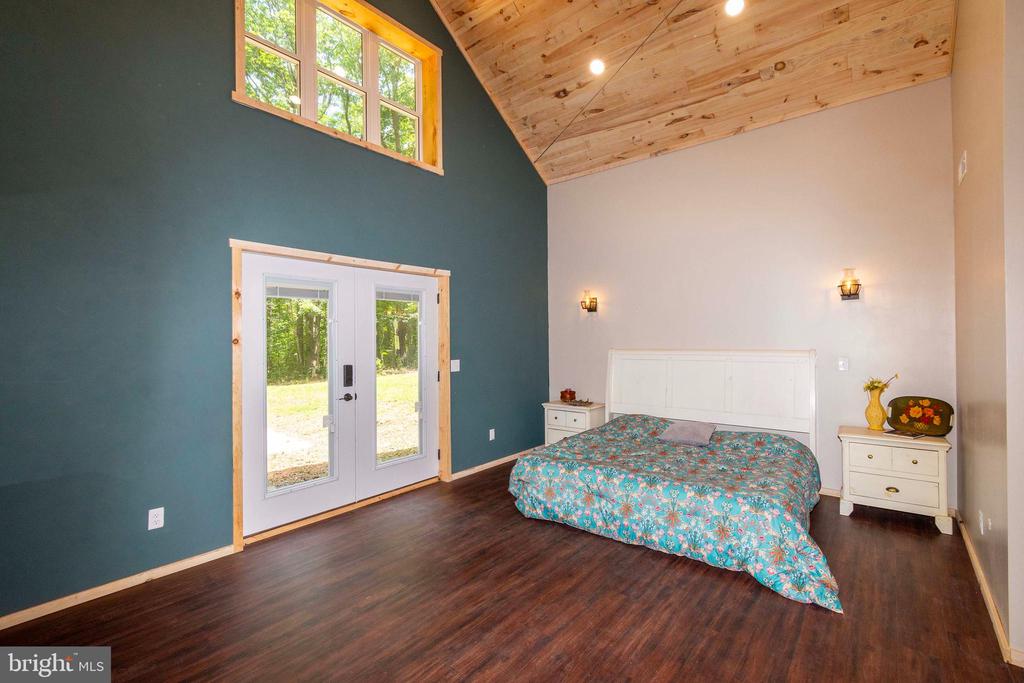 18184 CRAWFORD LN, GORDONSVILLE, Virginia 22942, 4 Bedrooms Bedrooms, ,3 BathroomsBathrooms,Residential,18184 CRAWFORD LN,VAOR2013652 MLS # VAOR2013652